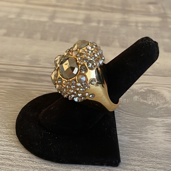 Stunning Alexis Bittar Crystal Dome Statement Ring. - Picture 3 of 8